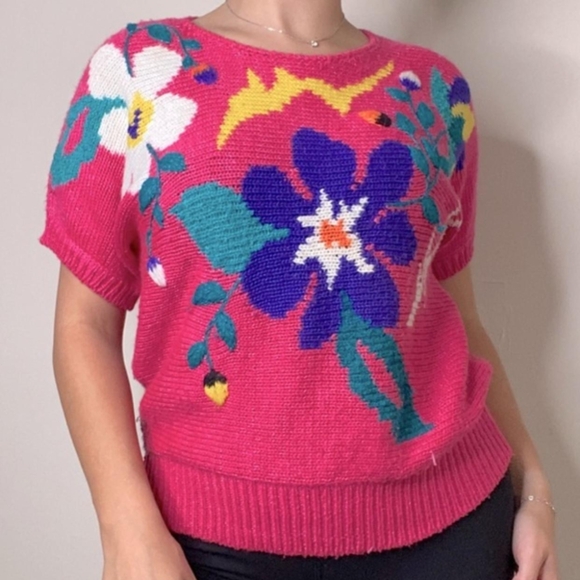 Vintage Sweaters - VINTAGE Women's Pink Floral Short Sleeve Knit Sweater